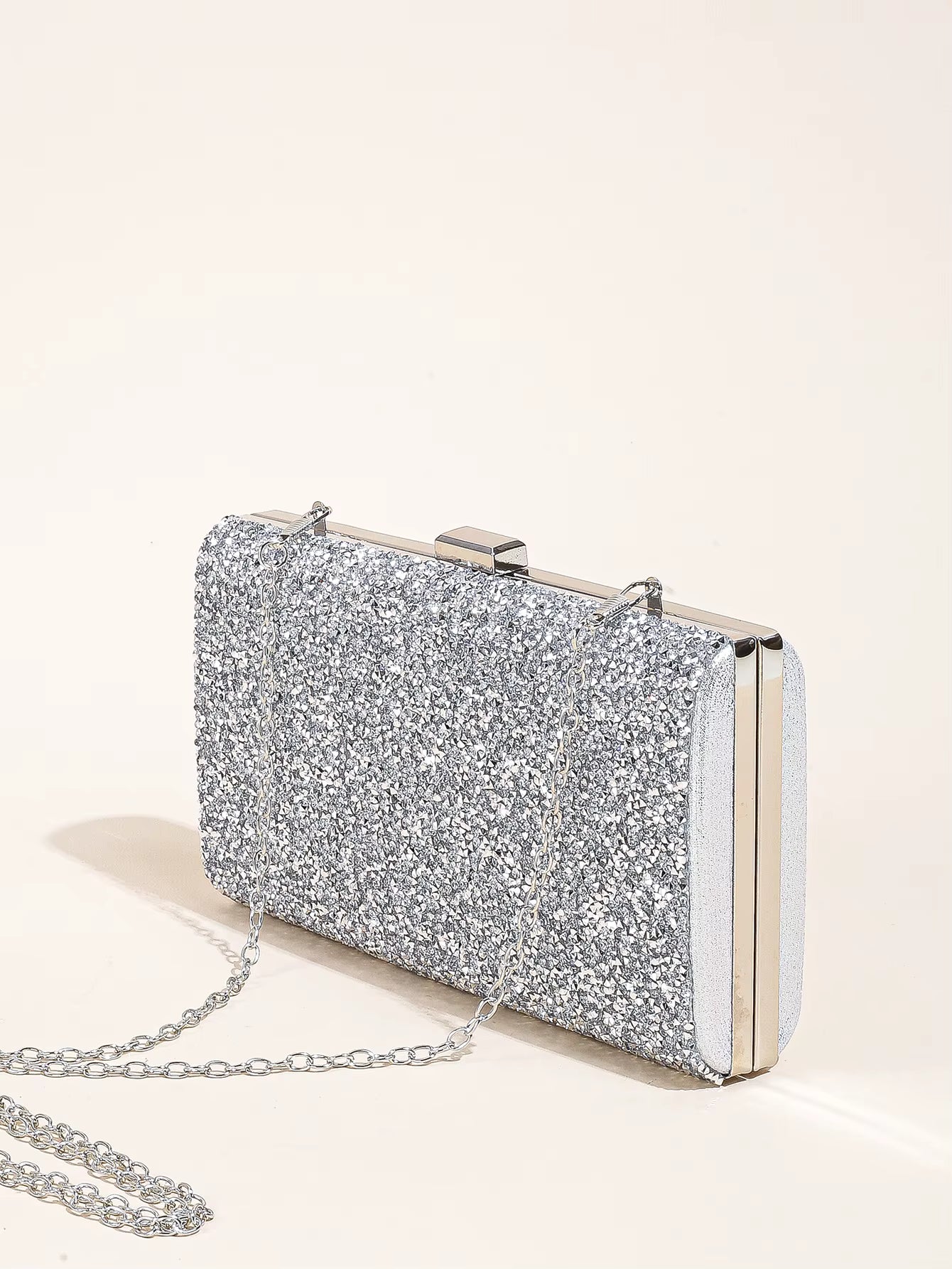 Pasión - Clutch Sofisticada con Efecto Brillante y Delicado
