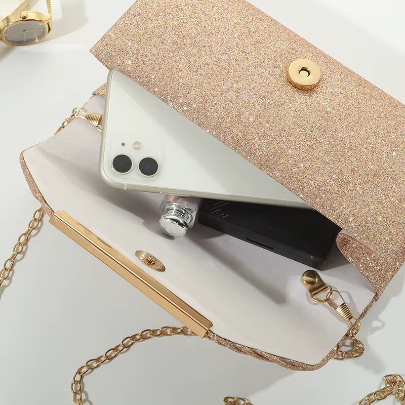 Carmesí - Clutch con Acabado Delicado, Sofisticado y Lujoso